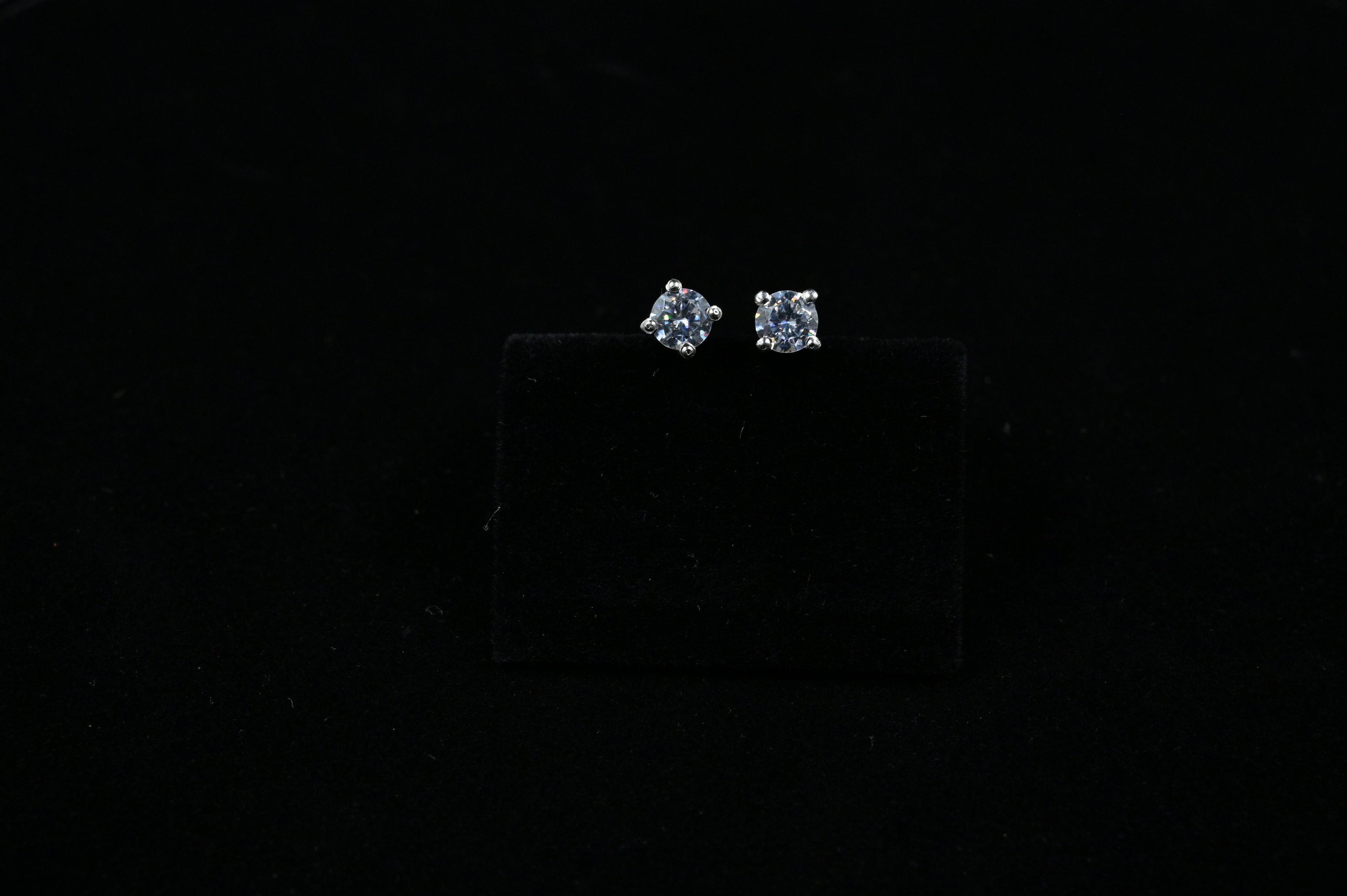 925 Silver Solitaire Stud Earrings | 92.5 Sterling Silver & Round Brilliant Cubic Zirconia Tops for Men / Women/Girls