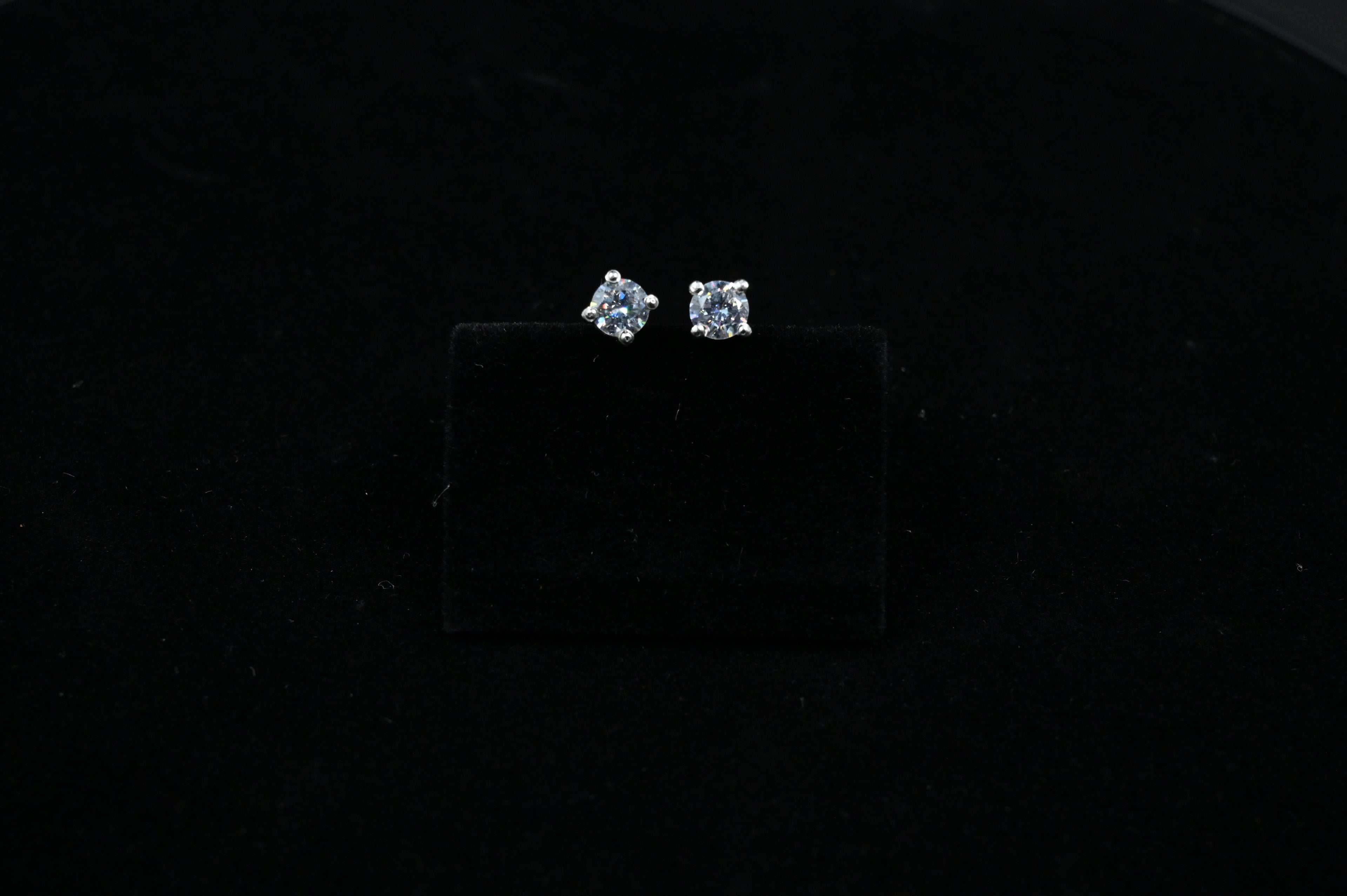 925 Silver Solitaire Stud Earrings | 92.5 Sterling Silver & Round Brilliant Cubic Zirconia Tops for Men / Women/Girls
